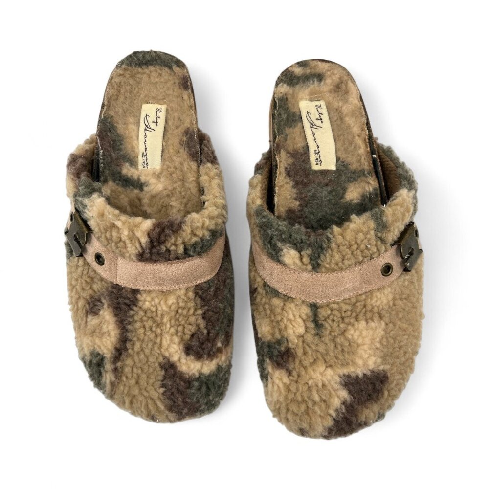 Vintage Havana Ricky Camouflage Teddy Fleece Sherpa Mules Slides Size 7.5